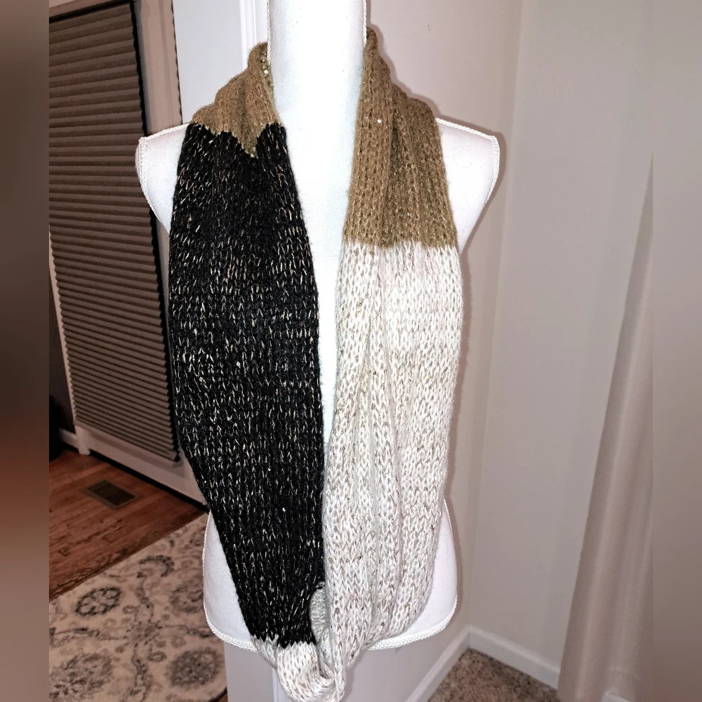 WINTER WEATHER BUNDLE. GLOVES, BEANIE, SCARF